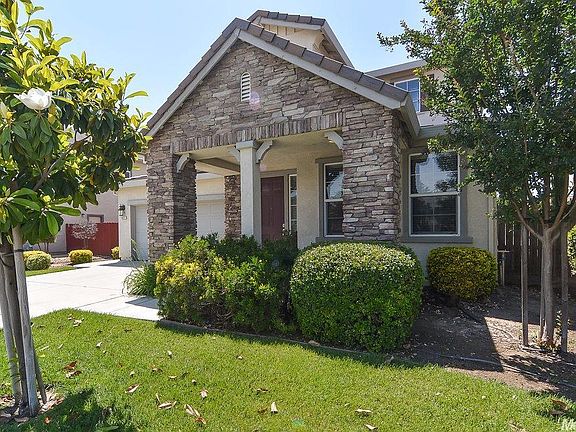 3rd image of 1611 Hometown Ln