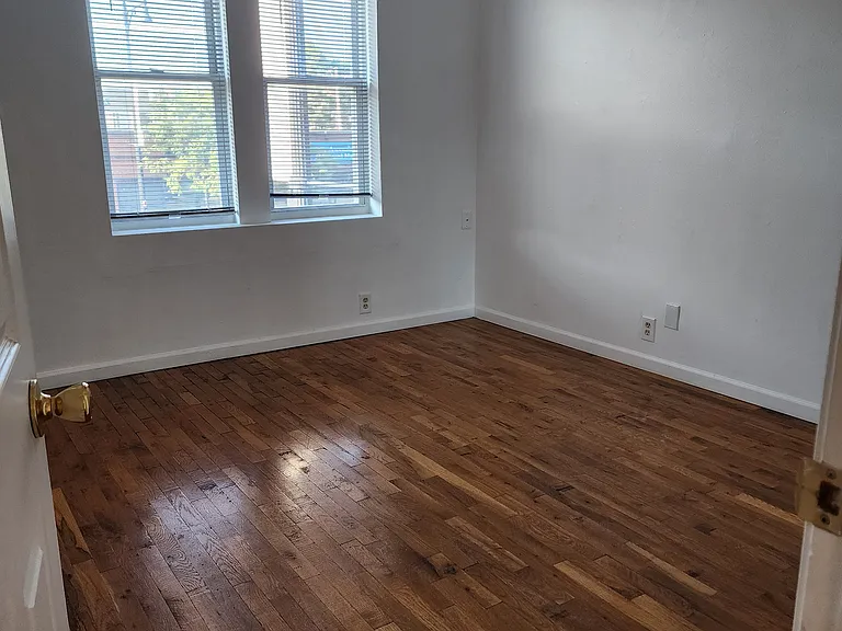 2525 W North Ave #2 — Photo 4