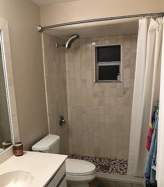2nd image of 3770 15th Ave SW