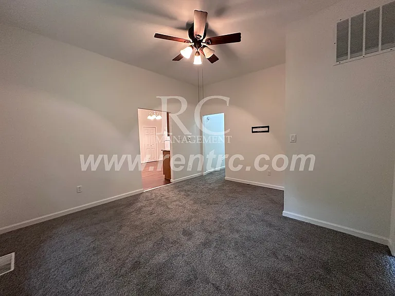 702 S Sandusky St — Photo 6