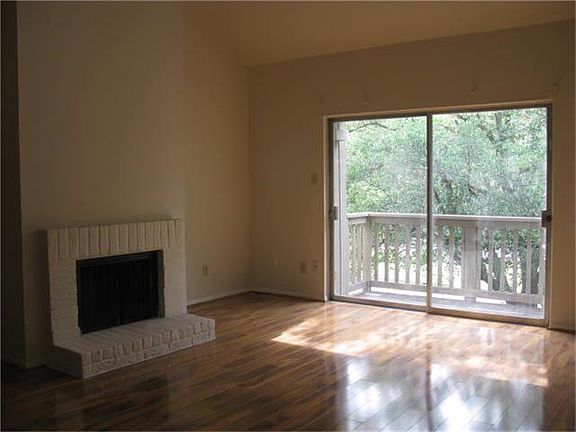 4th image of 2100 Tanglewilde St APT 680
