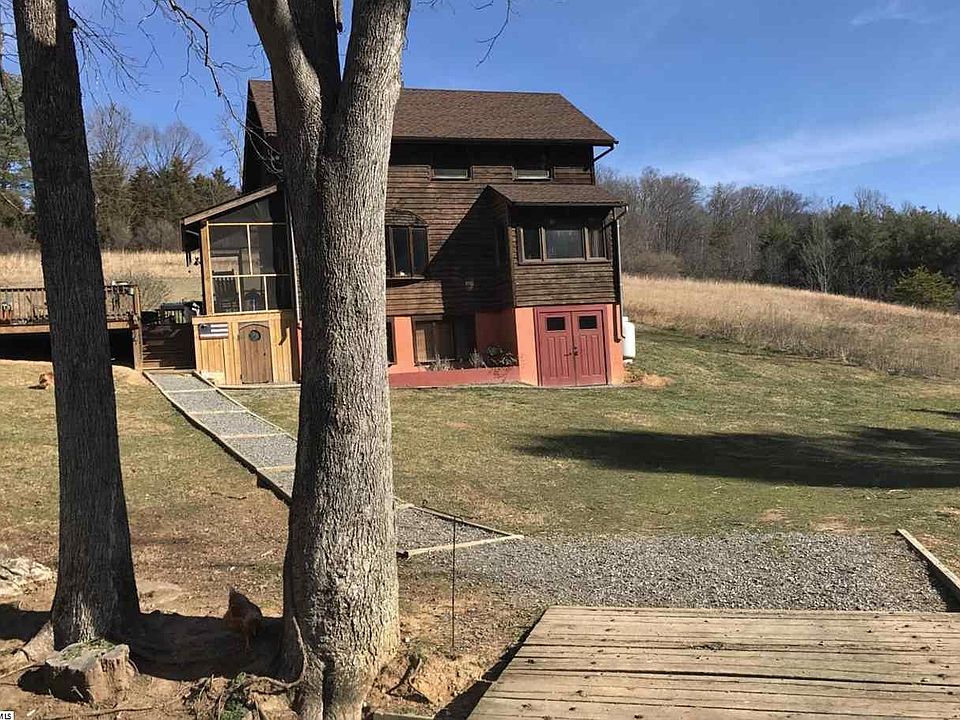 1st image of 150 Hidden Meadow Ln