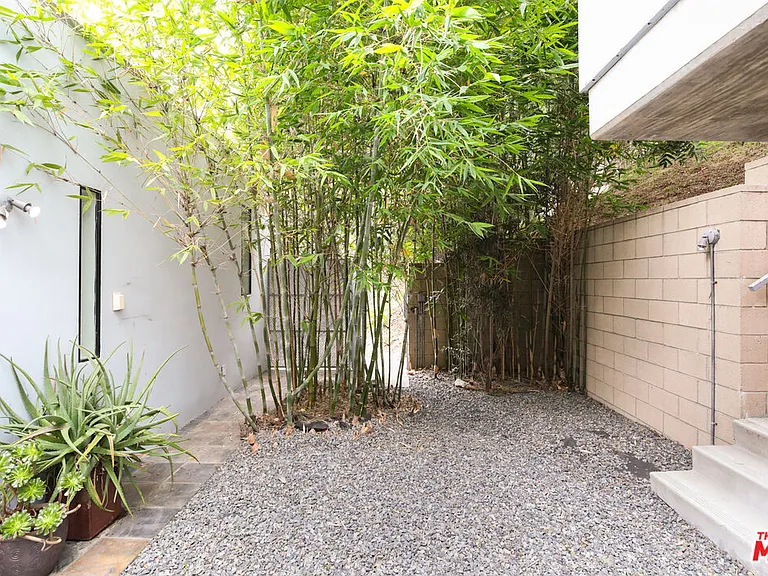 2216 Bancroft Ave — Photo 30