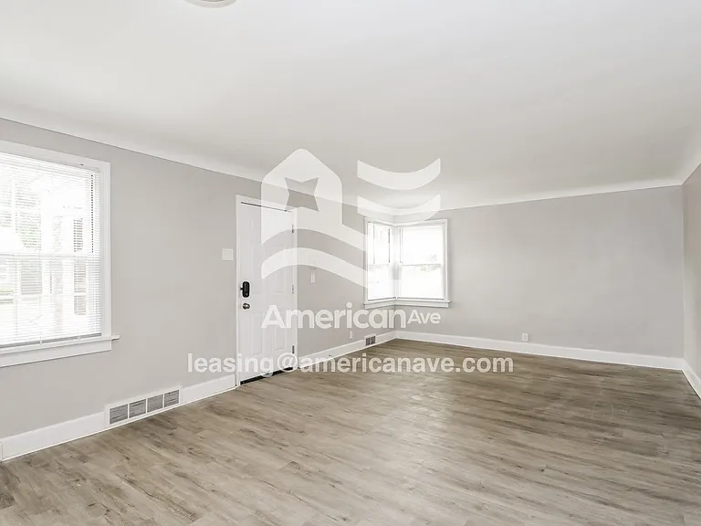 1165464_004_living_room_12847199.jpg
