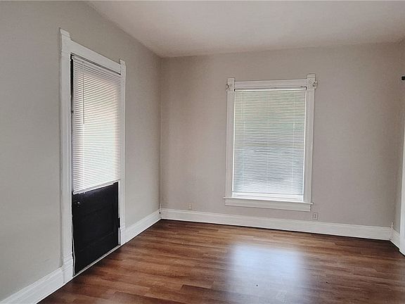 3rd image of 407 W West St