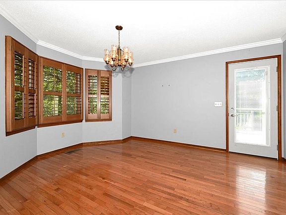 5th image of 1715 Highland Dr NE