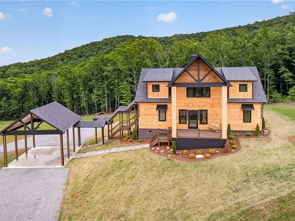 281 High Summit Dr, Talking Rock, GA 30175