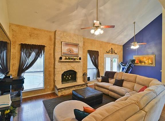 3rd image of 2206 Turf Club Dr