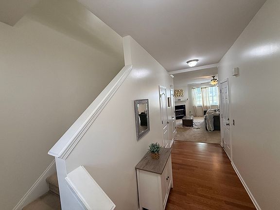 4th image of 9460 Graywell Ln