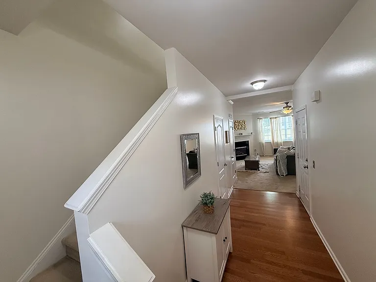 9460 Graywell Ln — Photo 4
