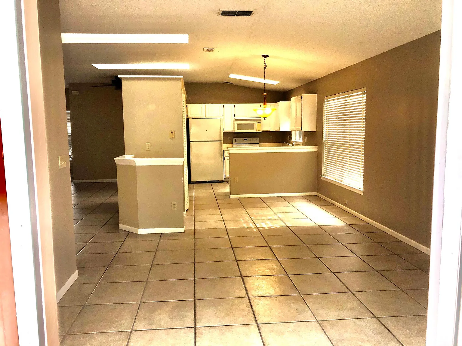 10607 Mossy Creek Ct — Photo 4