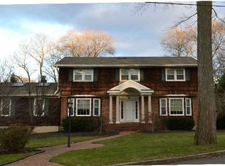 1 Cornell Ct, East Setauket, NY 11733
