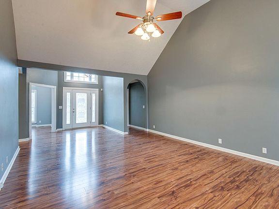 4th image of 103 Copperfield Ct