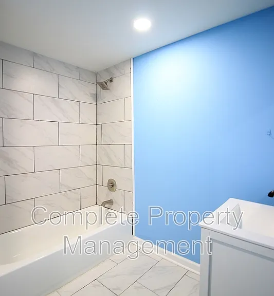 932 Court T — Photo 7