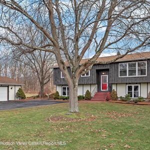 11 Empire Drive, Poestenkill, NY, 12140