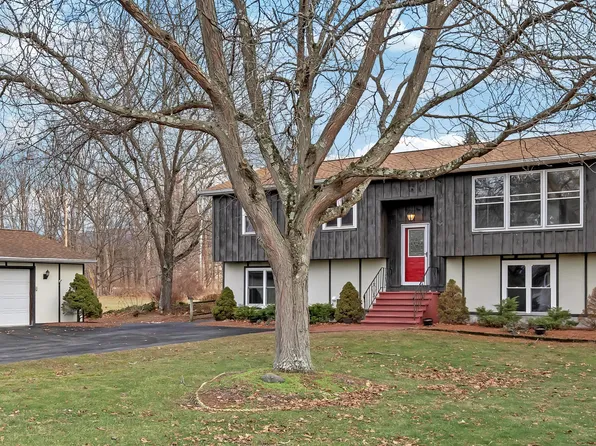 11 Empire Drive, Poestenkill, NY 12140