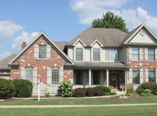 S255 Bealer Cir, Geneva, IL 60134