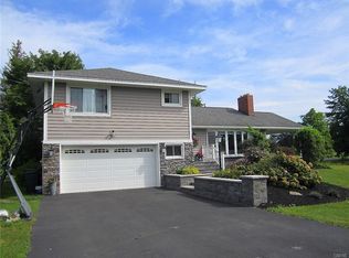 60 Lounsbury Dr, Fulton, NY 13069