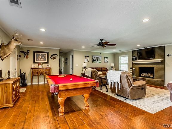 5th image of 8076 Laurel Oaks Ln
