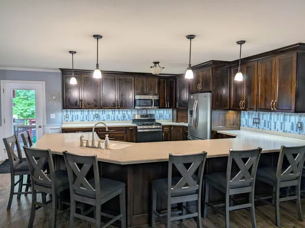 7481 Five Lakes Dr, Farwell, MI 48622