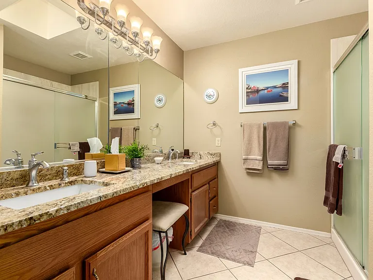 9559 E Sunburst Dr — Photo 22