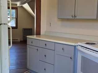 32 Court St #D, Newport, NH 03773