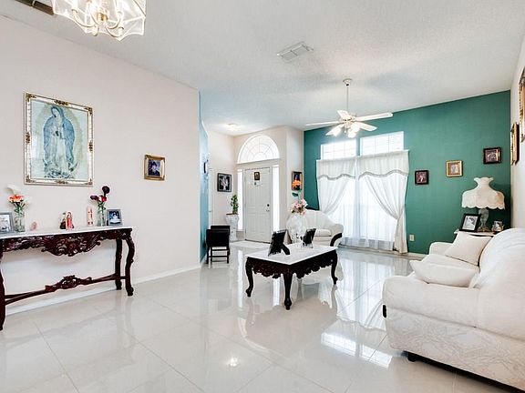 2nd image of 2616 Galemeadow Dr