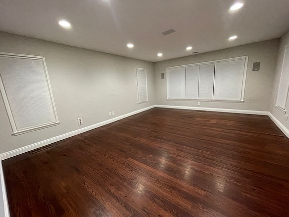 3rd image of 5050 Catoctin Dr