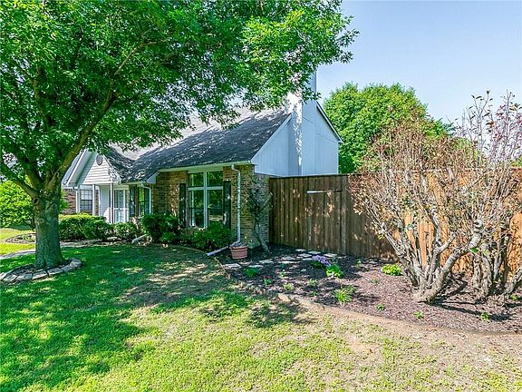 3rd image of 4325 Southhampton Ct