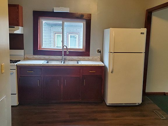 3rd image of 101 Pendleton St APT 2
