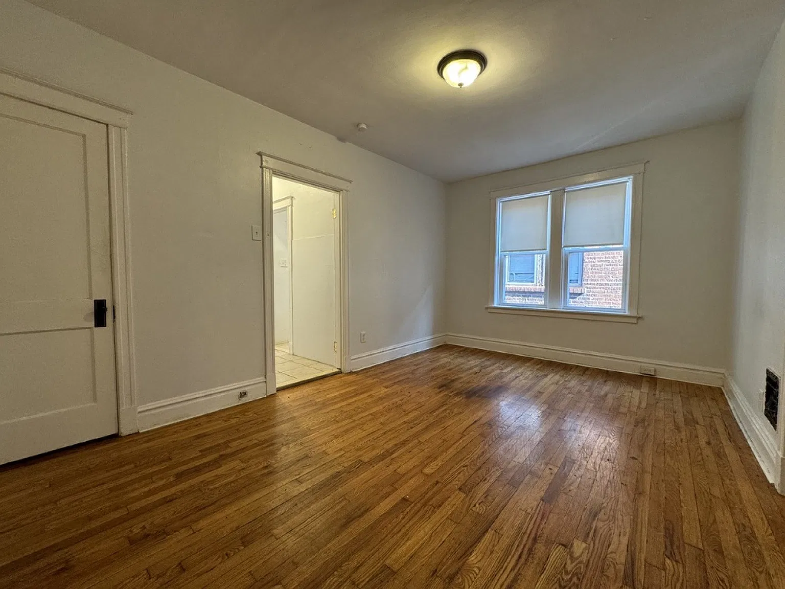 1 bed, 990 sqft, $850 — Photo 4
