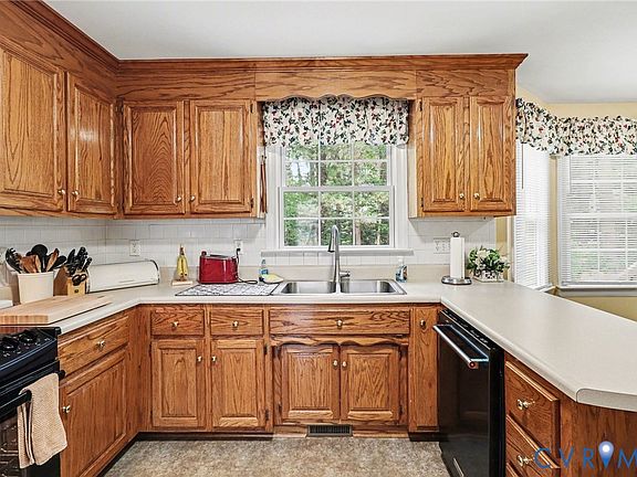 5th image of 16406 Inchcape Rd