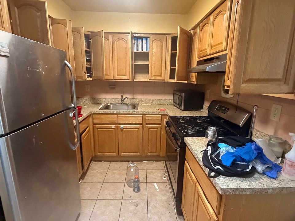 1st image of 638 E 241st St Floor 2