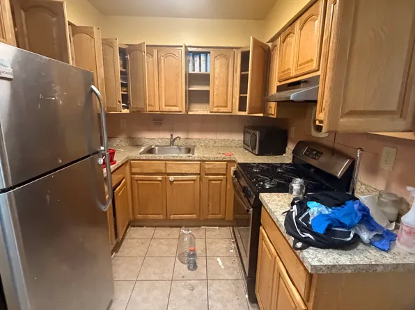 638 E 241st St Floor 2, Bronx, NY 10470