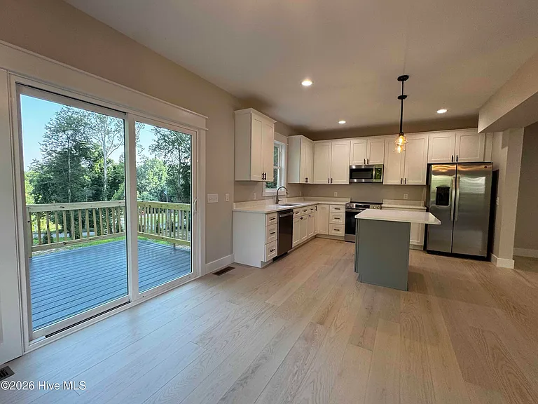 211 N McNeill St — Photo 8