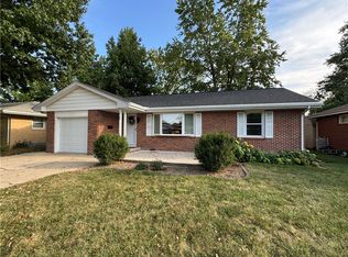 2709 Oak Ave, Mattoon, IL 61938