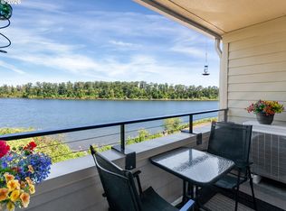 5110 S Landing Dr Unit 303, Portland, OR 97239