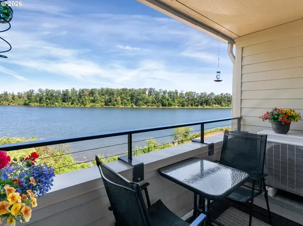 5110 S Landing Dr Unit 303, Portland, OR 97239