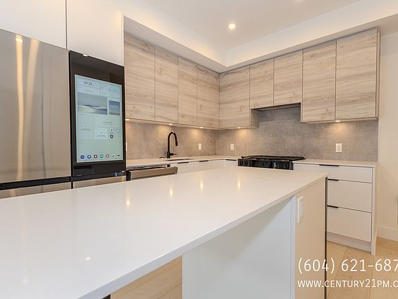 3rd image of 30490 Cardinal Ave #401