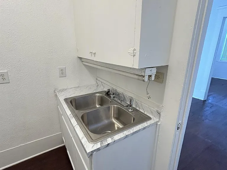 2514 Avenue M #2 — Photo 7