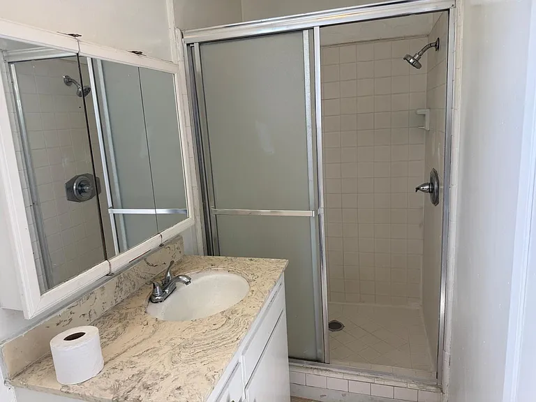 1441 S Shenandoah St #3 — Photo 10