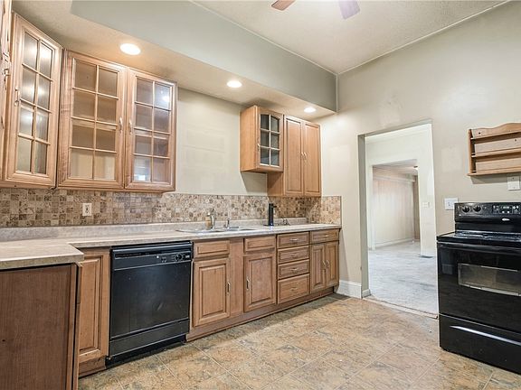 4th image of 1312 Edgar Ave