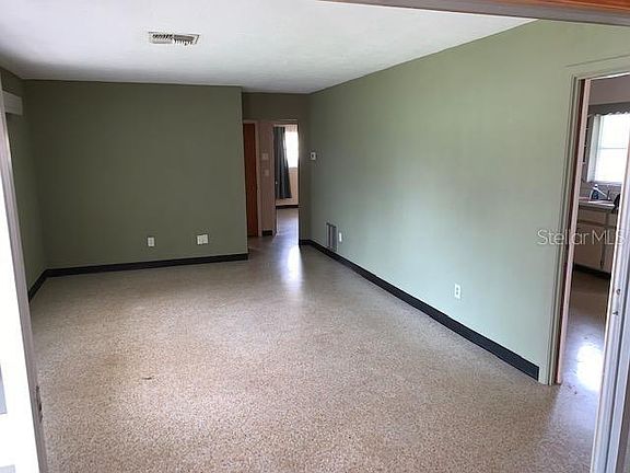 2nd image of 675 Manor Dr W