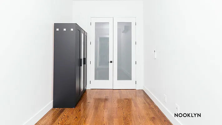 Rented by Nooklyn NYC LLC | media 69