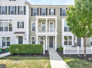 516 Old Farm Ln, Mechanicsburg, PA 17050