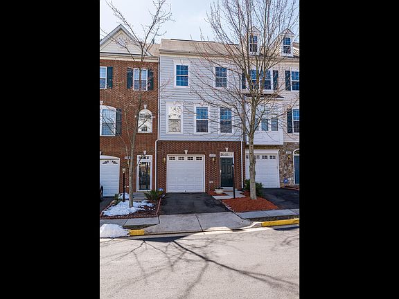 2nd image of 42497 Magellan Sq
