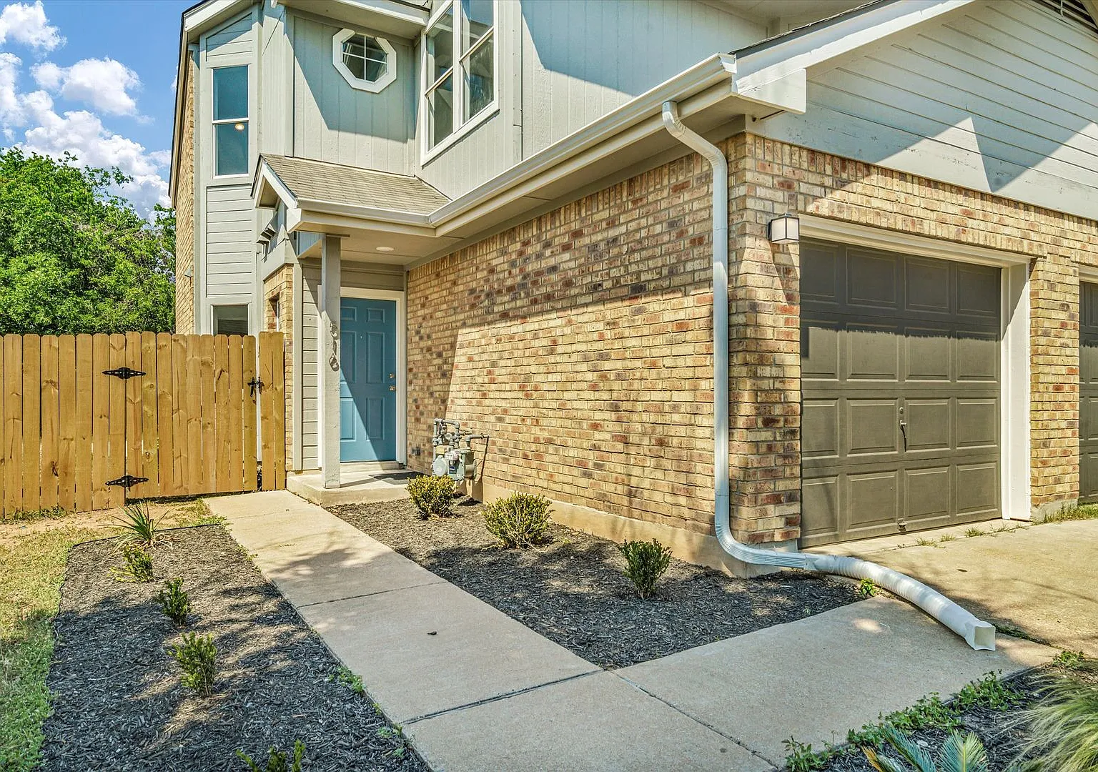 516 Gregory Ct Round Rock, TX 78664 — Photo 3