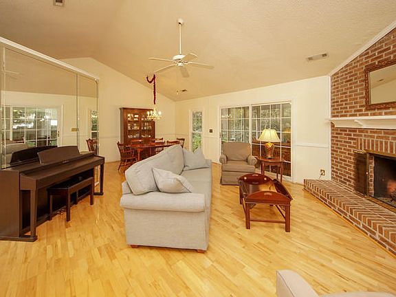 5th image of 104 Indigo Ct