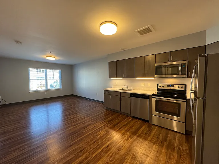 The Ridge at Eastern Trails Apartments — Photo 18