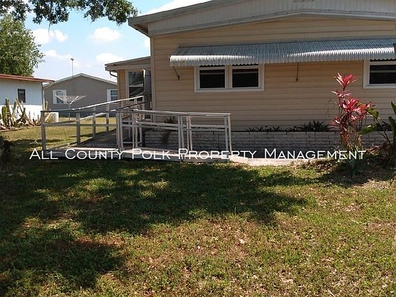 2nd image of 516 Lazy Lake Dr W